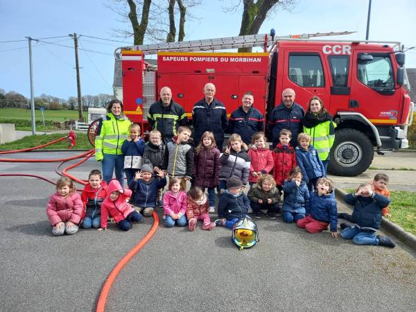 visite de la caserne des pompiers de Plumelec